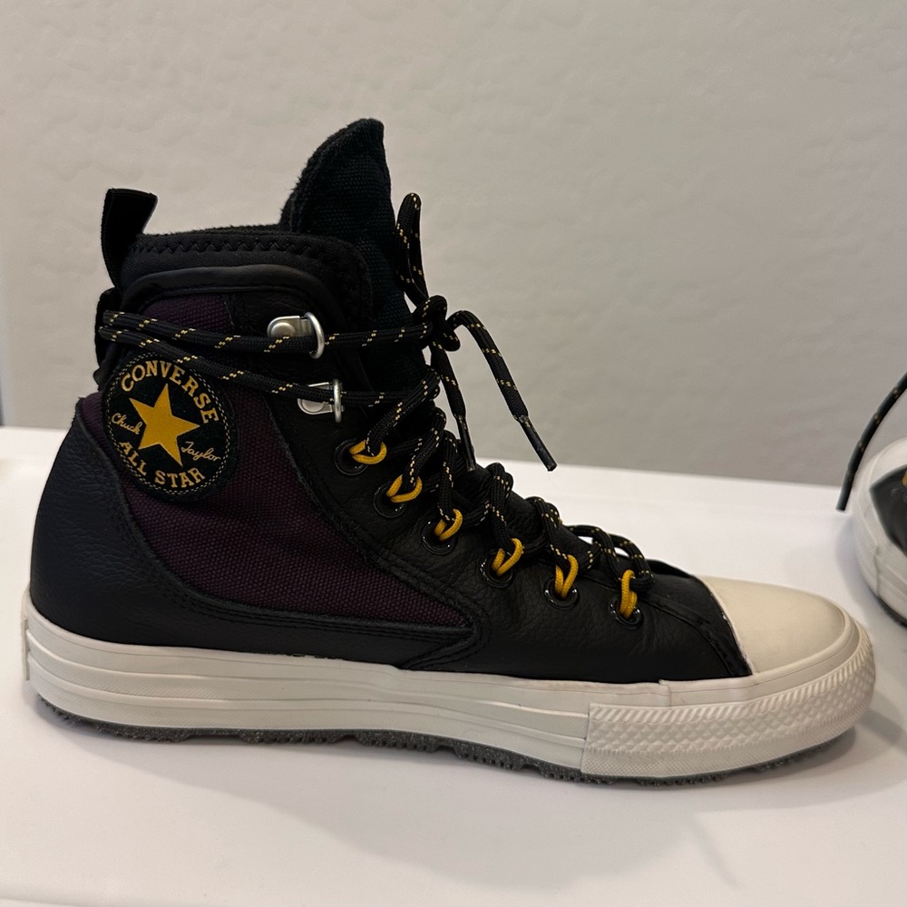 Converse Chuck Taylor All Star All Terrain Boot Black Leather Men7/Women9